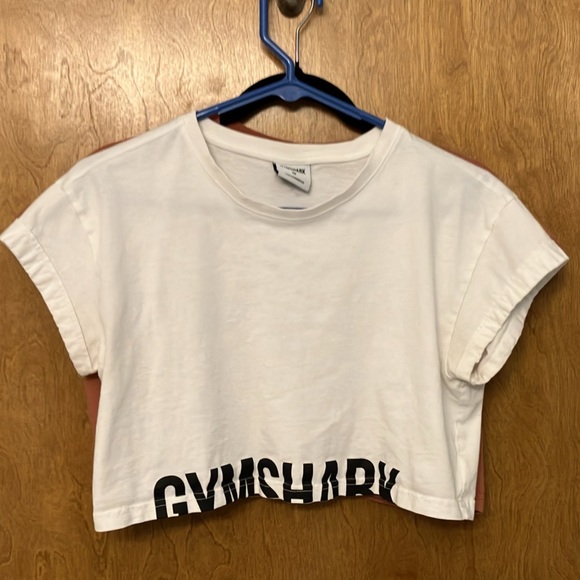 Bundle of two Gymshark crop t-shirt size medium - Picture 2 of 6